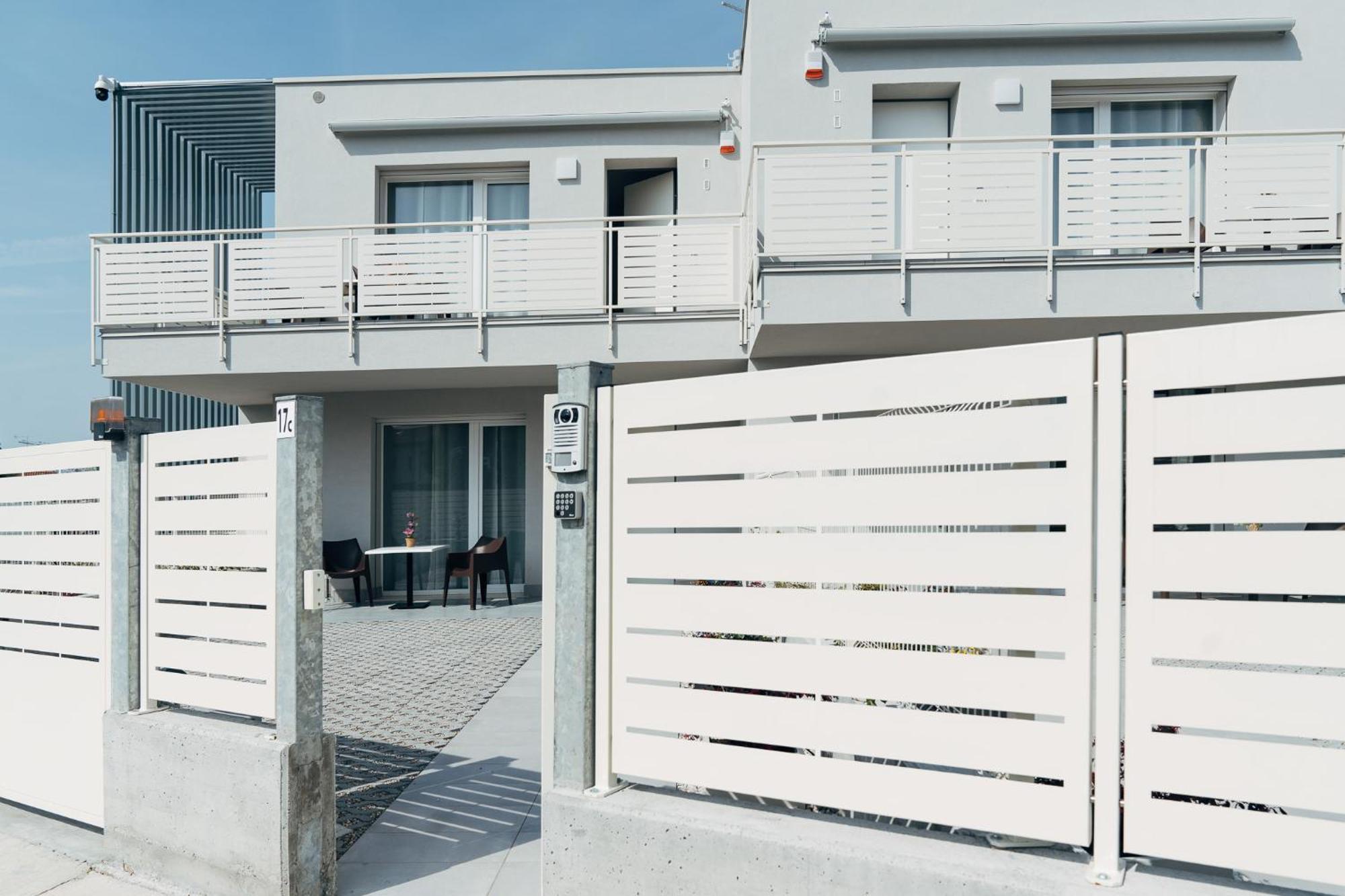 The - Luxury With Pool Peschiera del Garda