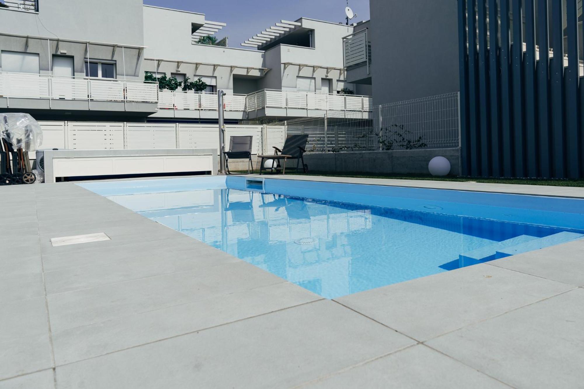 The - Luxury With Pool *